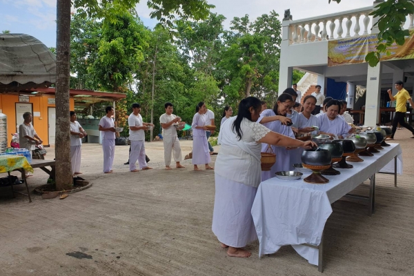 โครงการปฏิบัติธรรมร่วมใจเฉลิมพระเกียรติ รุ่น 1 