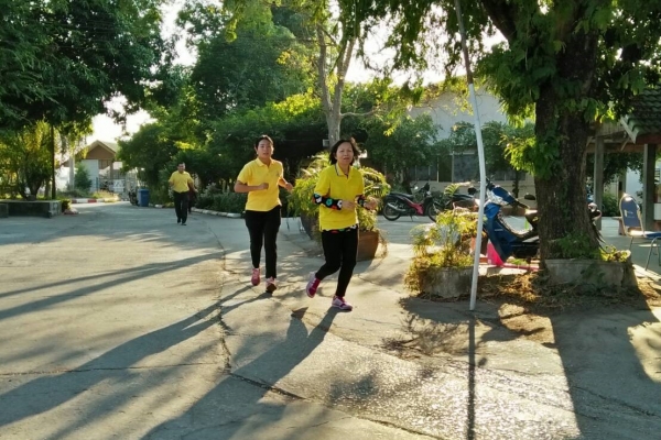 กิจกรรมวิ่งทดสอบสมรรถภาพ 2.4 km โรงพยาบาลหนองวซอ